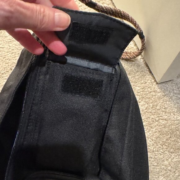 Kavu large cross body bag - Picture 3 of 5